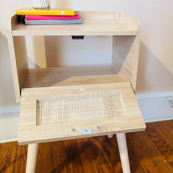 Accent Side Table - Picture 9 of 10